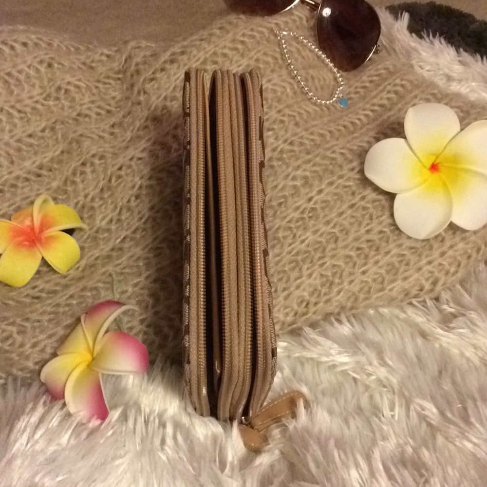 Multi Function Wallet Double Zips All D Way Around - image 2